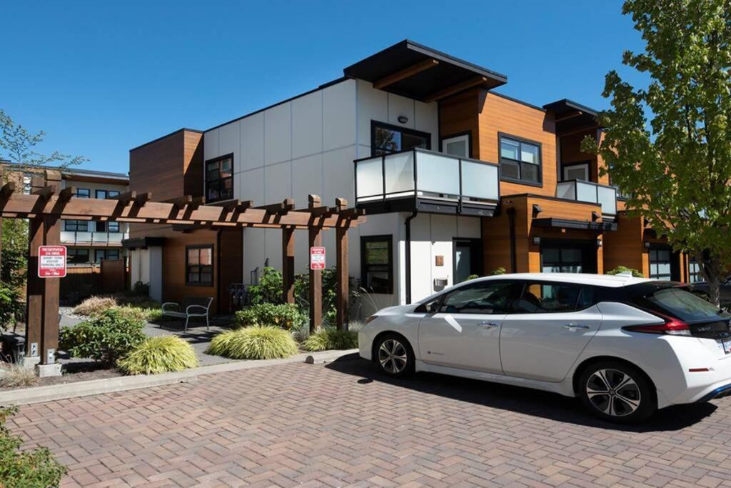 Cedar Hill Sunlit Stay - Bright Spacious & Modern Victoria Exterior photo
