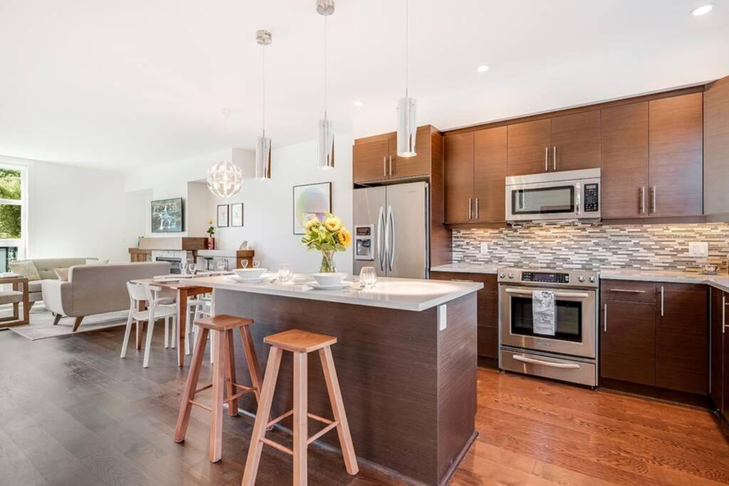 Cedar Hill Sunlit Stay - Bright Spacious & Modern Victoria Exterior photo